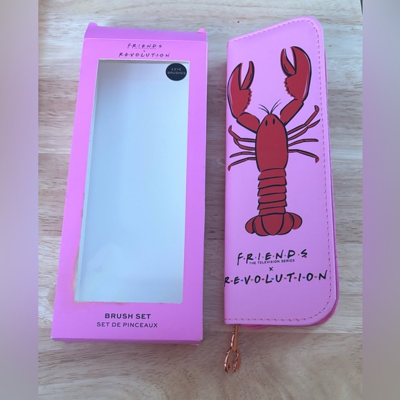 𝓕𝓻𝓲𝓮𝓷𝓭𝓼 𝓧 𝓜𝓪𝓴𝓮𝓾𝓹 𝓡𝓮𝓿𝓸𝓵𝓾𝓽𝓲𝓸𝓷 𝓑𝓾𝓷𝓭𝓵𝓮 - Picture 2 of 5